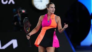 棒球与微观气象学解析球场内风向对左外野手追逐飞球路径的实时干扰